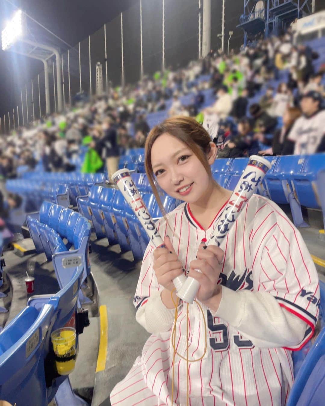 八乙女ななのインスタグラム：「. 村上選手の打順が回ってきて、トイレから急いで戻ってきたら2本目のホームラン♡ 最高にかっこよかった！ . #村神様  #村上宗隆  #村上宗隆ホームラン  #ヤクルトスワローズ  #神宮球場」
