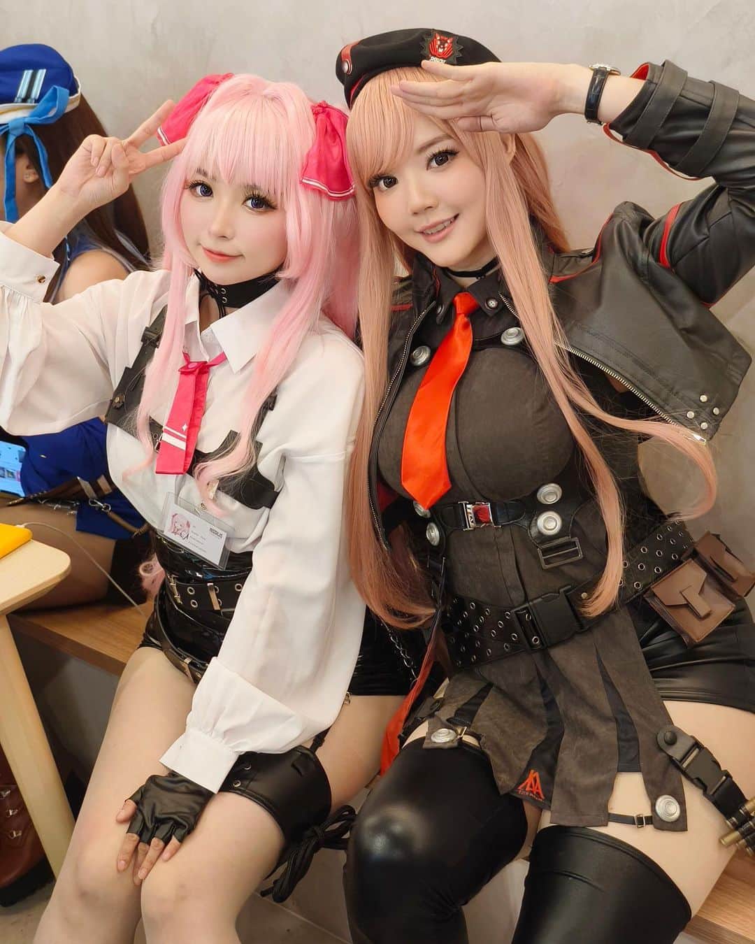YingTzeのインスタグラム：「Nikke’s Half Year Anniversary Event with @baobao_821 as Yuni 🫶🏻💕  I’m actually quite shy eventhough nobody believes this 🤣  I am scared of talking in front of big crowd HAHAHA. But being surrounded by people who loves Nikke too makes me so happy !!  p/s : My self intro is “ I spent so much money in this game 🤣 “  #nikke #goddessofvictory #nikkecosplay」