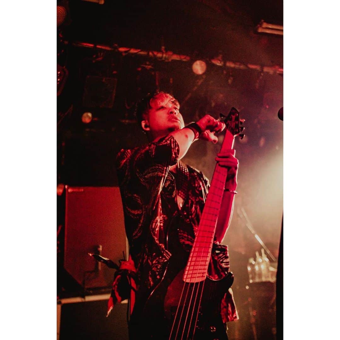 侑威地さんのインスタグラム写真 - (侑威地Instagram)「SPARK!!SOUND!!SHOW!!TOUR ”音樂”@盛岡CLUB CHANGE WAVE  photo by @kawado_photo  #rottengraffty #spark!!sound!!show!!」5月14日 11時44分 - yuichi_rotten