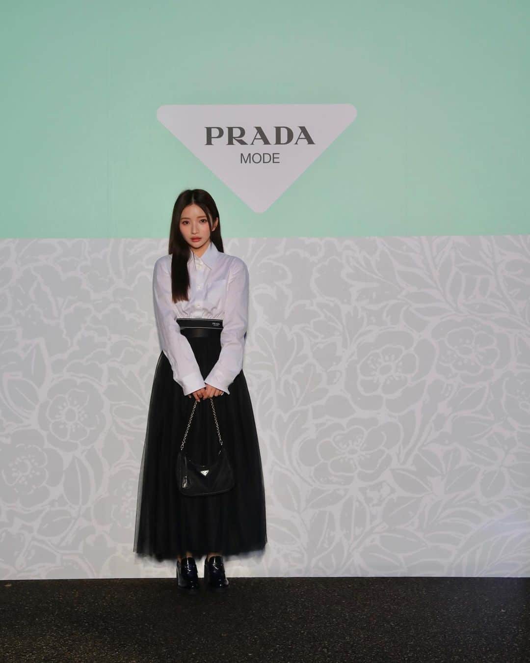 南りほのインスタグラム：「@prada 💚  #PRADA #pradamode」