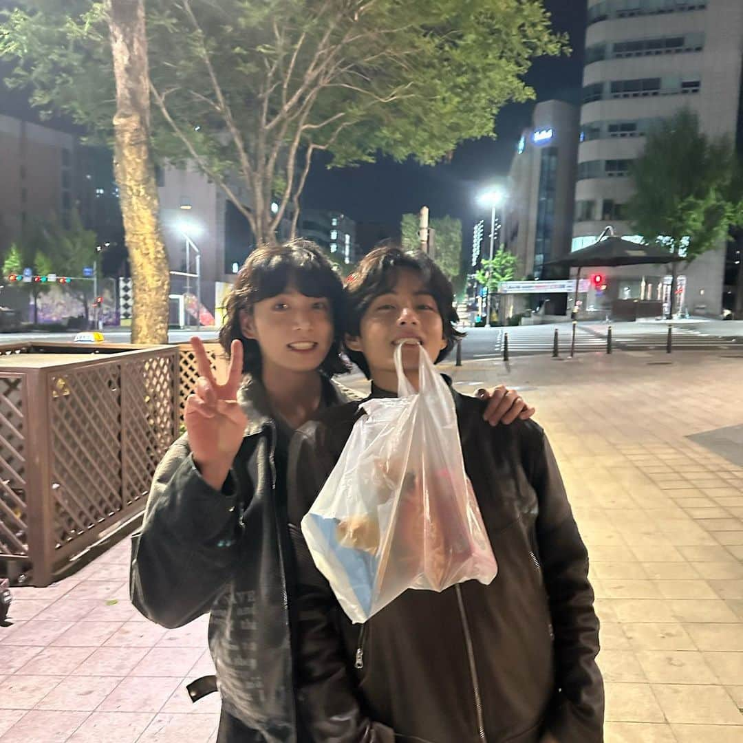 Vさんのインスタグラム写真 - (VInstagram)「these days🤨」5月14日 11時51分 - thv