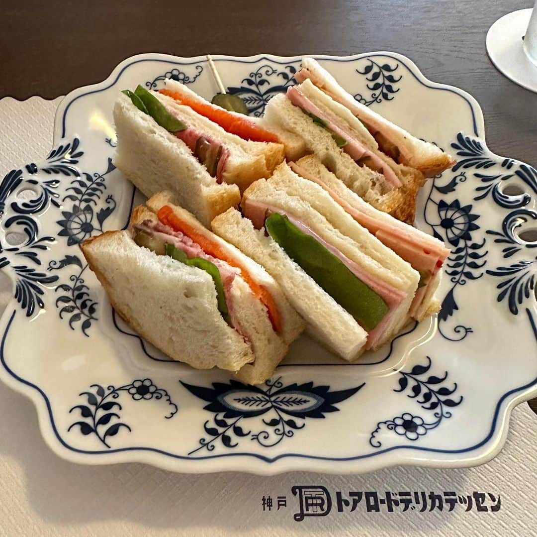 武井義明さんのインスタグラム写真 - (武井義明Instagram)「ハルキムラカミ的サンドウィッチ。」5月14日 12時01分 - bebechef