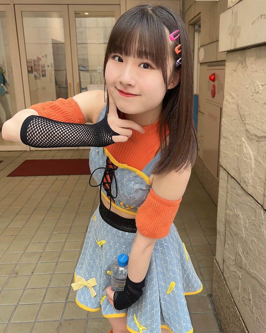 新倉愛海のインスタグラム：「笑う門にはあみたが来るかも🥳 ⁡ #アプガ2 #にきちゃん #Japaneseidol」