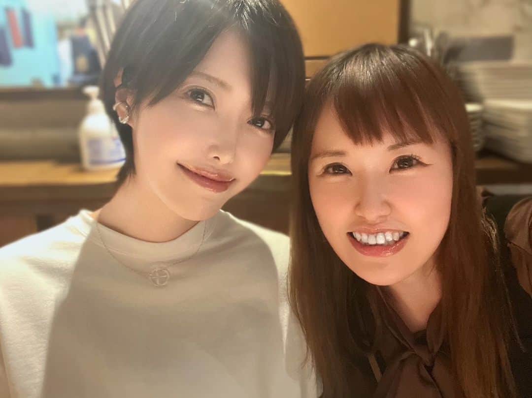 君島みおのインスタグラム：「２日連続麻美ちゃん  昨日は野球観戦しました。 すわほー⛱️」