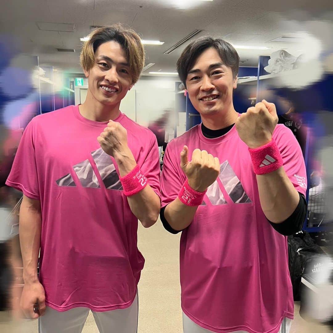 和田毅のインスタグラム：「🌹 Happy mother's day✨ @adidastokyo  @adidasdugout」