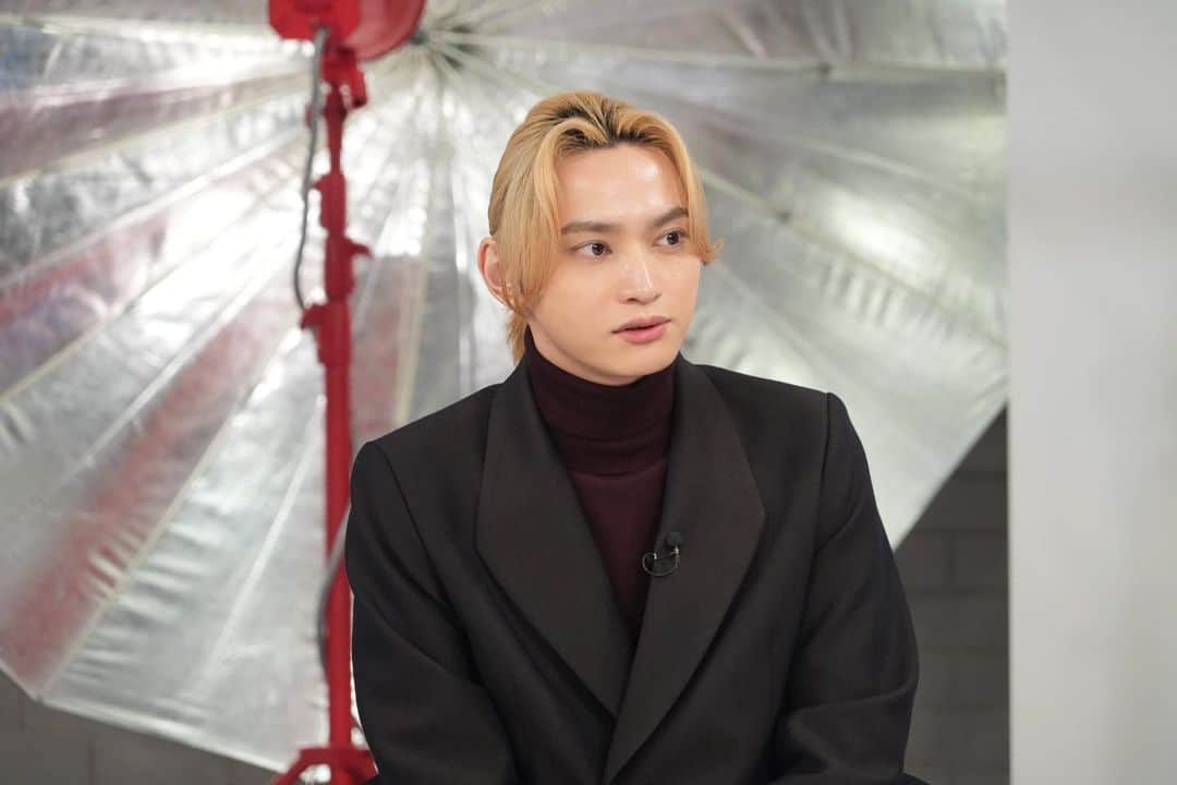 SKY-HIのインスタグラム：「本日5/14(日) 22:00-22:30　 日本テレビ系列「#おしゃれクリップ」　  SKY-HIが出演いたします！ お見逃しなく。  —  次回のゲストは、アーティスト・実業家・社長と、様々な顔を持つ次世代の革命児、SKY-HI ライブ動画配信の革命児・前田裕二とミュージカル界の革命児・山崎育三郎と 同世代・エンタメ界の若き革命児が揃い踏み徹底討論！ 就活で悩む世代へのアドバイスも！  我が子同然・BE:FIRSTからのコメントに感動… 母がたくさん！？母の日に伝えたいこと…。  SKY-HIのもうひとりのワタシとは？  —  #SKYHI」