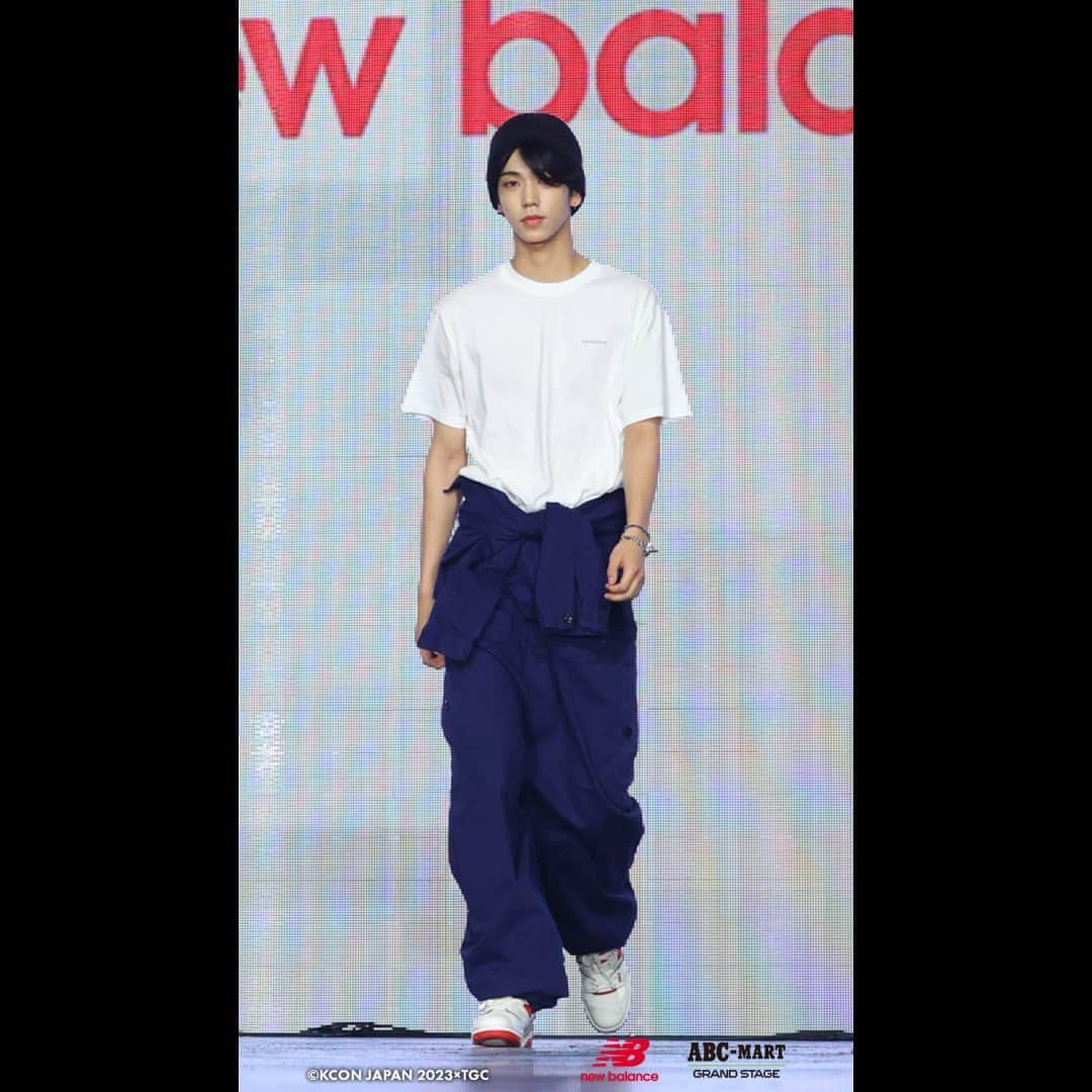 東京ガールズコレクションさんのインスタグラム写真 - (東京ガールズコレクションInstagram)「【KCON×TGC】 New Balance ABC-MART SPECIAL STAGEの全ルック公開🦄  #Yuki（PURPLE KISS）  #SEUNGHEON（8TURN）  #Dosie（PURPLE KISS）  #HAEMIN（8TURN） #SWAN（PURPLE KISS）  #JAEYUN（8TURN）  #NaGoEun（PURPLE KISS）  #MINHO（8TURN） #Ireh（PURPLE KISS）  #YUNGYU（8TURN）  #YOONSUNG（8TURN）  #Chaein（PURPLE KISS） #MYUNGHO（8TURN） #KYUNGMIN（8TURN）   TGC公式YouTubeチャンネルにてステージムービー近日公開🎥💖  『KCON JAPAN 2023 × TGC SPECIAL COLLECTION』  ●日時 2023年5月13日（土）  KCON STAGE 13:00-15:00／PRE-SHOW 18:20-18:45 ●会場 幕張メッセ　 KCON STAGE ホール4〜7／PRE-SHOW ホール1〜3  #PURPLEKISS @purplekiss_official #8TURN @8turn.official #ABCMART #NewBalance  @abc_mart_japan @newbalance #KCONJAPAN2023 #KCON_TGC #KCON #TGC #イベント #ライブ #フェス #fashion #event #ootd #girl #KPOP」5月14日 13時02分 - tgc_staff