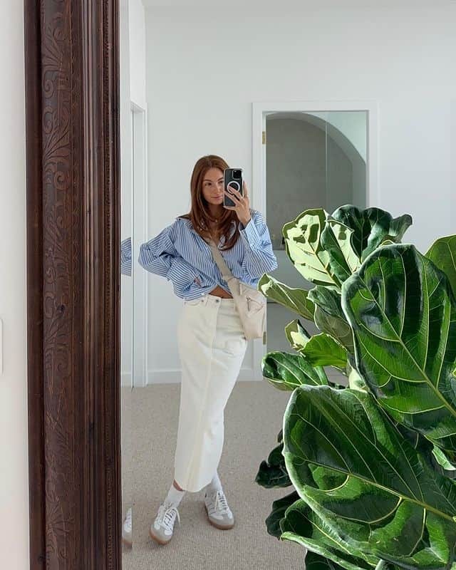 Beginning Boutiqueさんのインスタグラム写真 - (Beginning BoutiqueInstagram)「'Fit check queen 👑  @_alexdavidson styles our new Isla White Denim Midi Skirt and Remi Nude Puffer Jacket for some effortlessly gorg Autumn outfit inspo 🍂」5月14日 18時30分 - beginningboutique