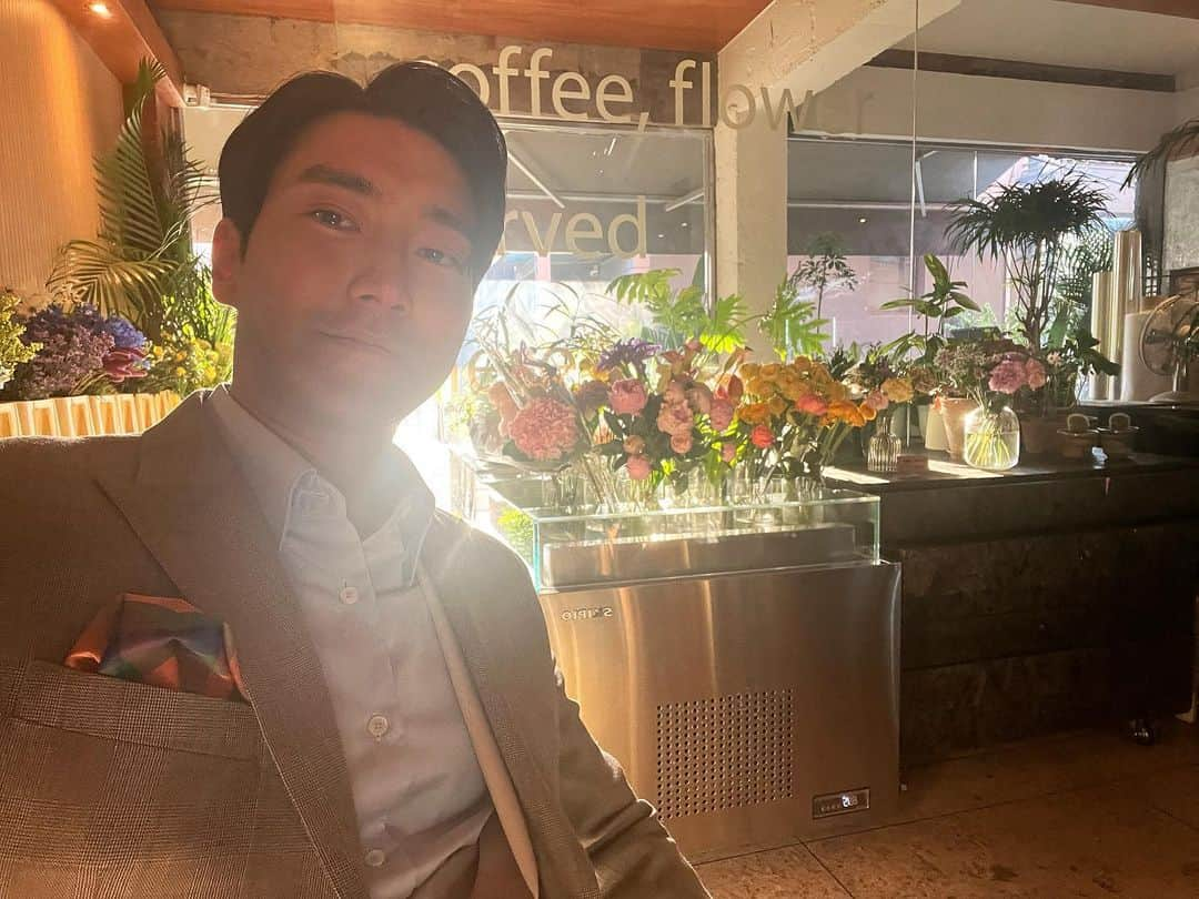 チェ・シウォン（SUPER JUNIOR）さんのインスタグラム写真 - (チェ・シウォン（SUPER JUNIOR）Instagram)「🌷」5月14日 18時30分 - siwonchoi