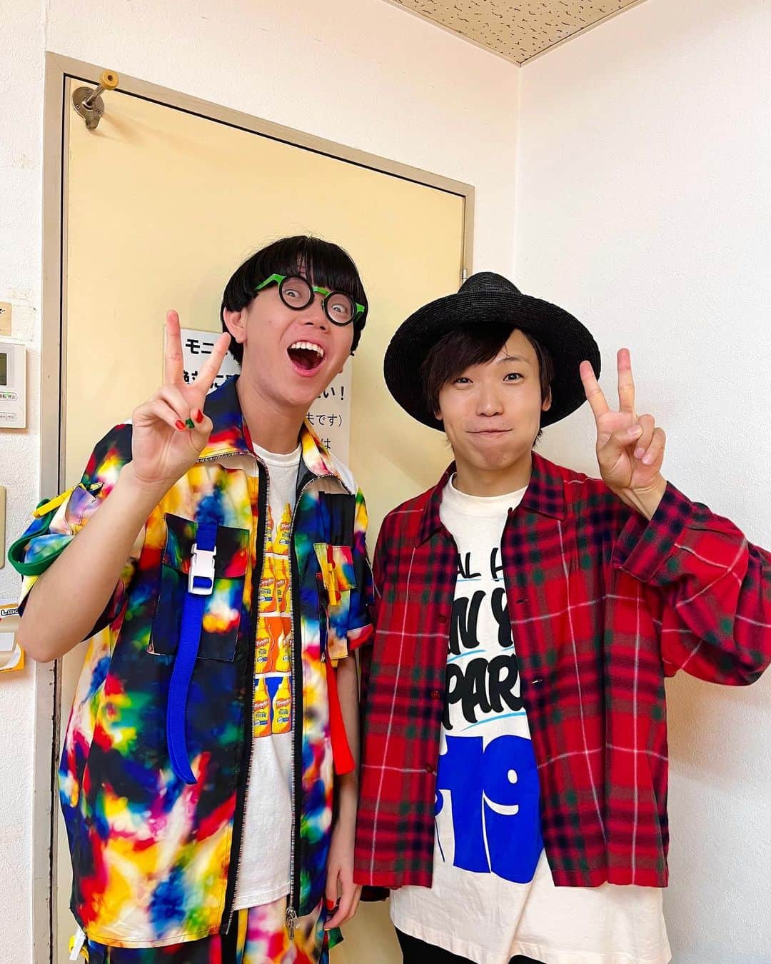 SO-SOさんのインスタグラム写真 - (SO-SOInstagram)「Photo with @daichibeatboxer He’s a Japanese beatbox legend🔥  #SOSO #Beatbox #Daichi #SARUKANI」5月14日 18時34分 - so_so_looper