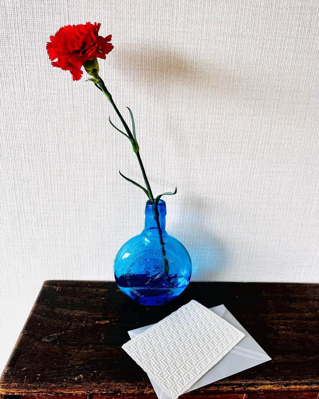 千秋さんのインスタグラム写真 - (千秋Instagram)「Happy Mother's Day🌹 娘からお花とお手紙をもらって超嬉しい😆」5月14日 13時05分 - chiaki77777
