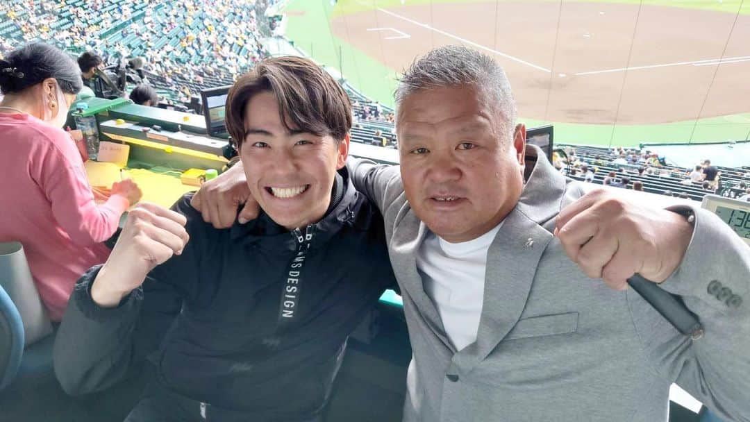 三ツ廣政輝さんのインスタグラム写真 - (三ツ廣政輝Instagram)「昨日は金村義明さんとともに阪神戦をお送りしました！！  昨日は7-2と快勝のタイガース！  この勝利で、 大竹投手は開幕から5戦5勝で球団3人目の快挙、球団は同率首位浮上、岡田監督は通算600勝達成と盛りだくさんの勝利でした！！  この調子で勝ちを重ねてアレに向けて突き進みましょう！  #阪神タイガース #阪神 #甲子園 #大竹耕太郎 投手 #コントロール #良すぎる #同学年の星です」5月14日 13時06分 - masaki_mitsuhiro