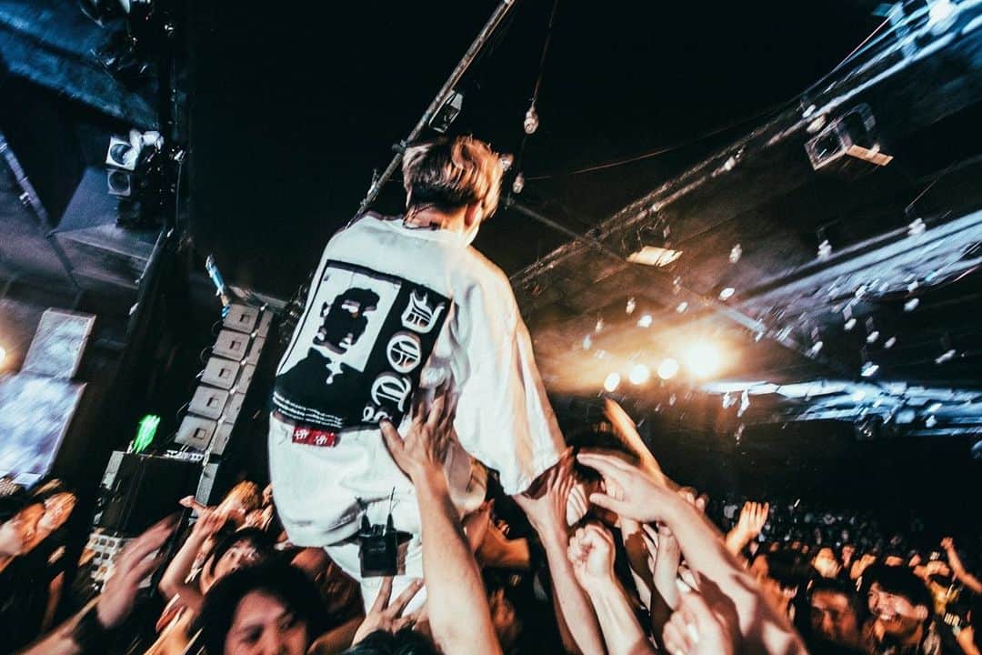 AG（エイジ）さんのインスタグラム写真 - (AG（エイジ）Instagram)「やっぱバンドってこれだよなー！って1日でした。 何故かバンドやり始めた頃の気持ちがふとフラッシュバックしたなー。良き日でした👏 The BONEZ良きツアーを！皆ありがとう！ 📷 by @nekoze_photo   #NOISEMAKER #TheBONEZ #骨から気合い」5月14日 13時12分 - noisemakerag