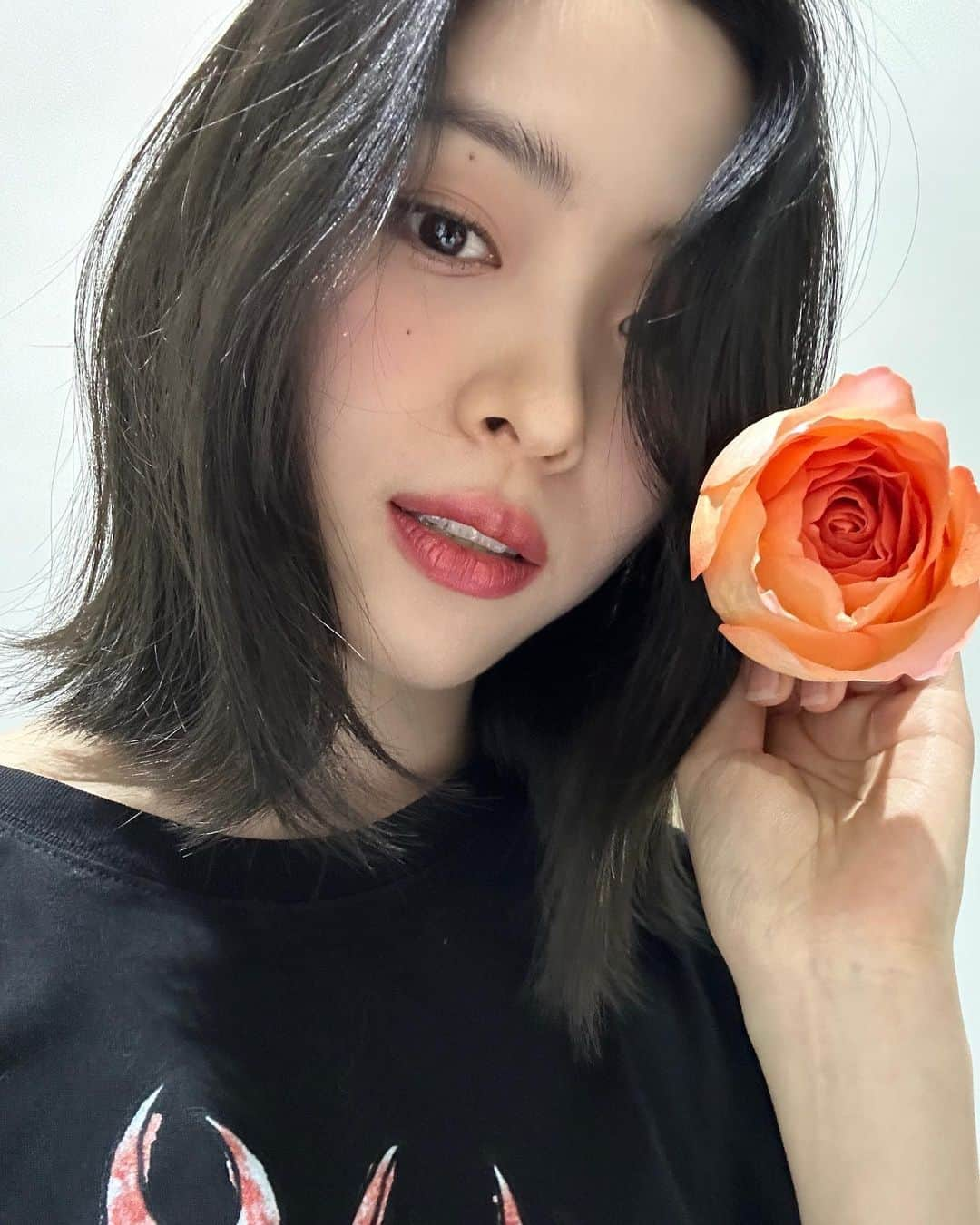 ITZYさんのインスタグラム写真 - (ITZYInstagram)「. Thank you for always being with us. いつも一緒にいてくれてありがとう🌹  #ITZY #MIDZY #YEJI #LIA #RYUJIN #CHAERYEONG #YUNA」5月14日 13時15分 - itzyofficial_jp