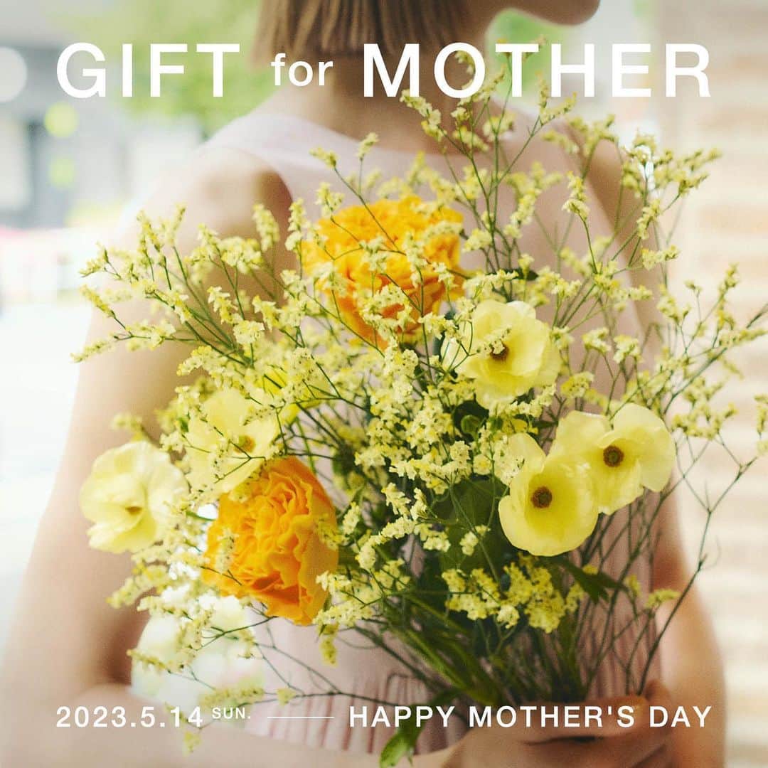 エストネーションさんのインスタグラム写真 - (エストネーションInstagram)「GIFT for MOTHER 今日は母の日。日頃の感謝の気持ちを特別なギフトとともに。  #エストネーション #estnation #母の日プレゼント #母の日 #母の日ギフト #母の日フラワーギフト #mothersday #mothersdaygift」5月14日 13時15分 - estnation_jp