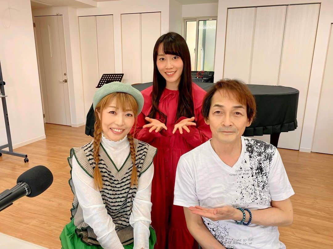 堀江淳さんのインスタグラム写真 - (堀江淳Instagram)「『堀江淳のファインミュージックアワー』 ゲストは声優の「並木のり子」さんです🎶 全国のコミュニティFM57局で昨日から放送中📻 生歌もあるので是非聞いてくださいね♪  http://namikino.com/  https://ameblo.jp/jclamp/entry-12796341944.html  #声優 #並木のり子 #天田えま #コミュニティFM  #ラジオ  #メモリーグラス #堀江淳  #ザベストテン #昭和歌謡  #1981年 #水割りをください  #弾き語り #17ライブ #ファインミュージックアワー」5月14日 13時45分 - jun.horie2