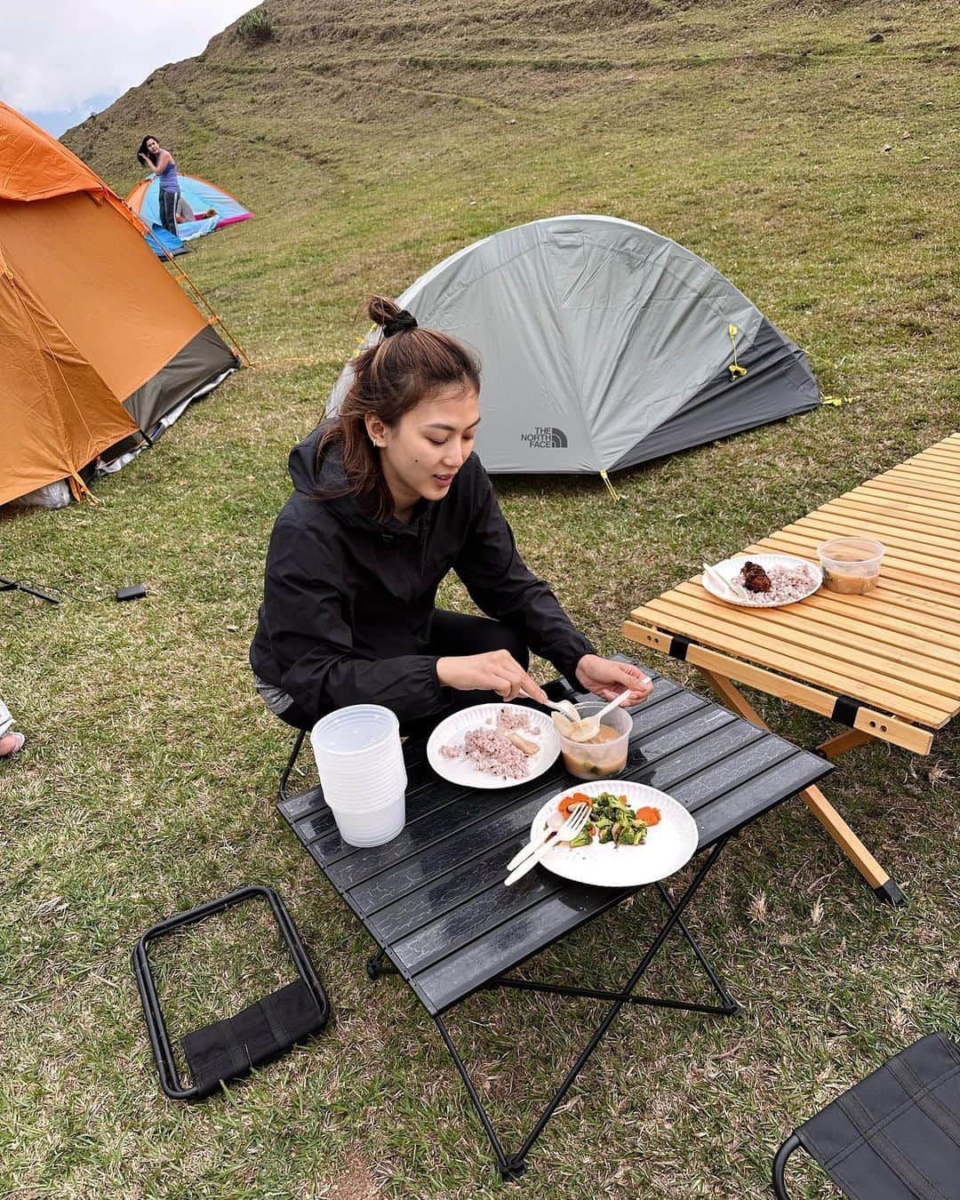 Alex Gonzagaさんのインスタグラム写真 - (Alex GonzagaInstagram)「New VLOG! 2 day hike and camping in mt Ulap!! #Linkinmybio」5月14日 13時51分 - cathygonzaga