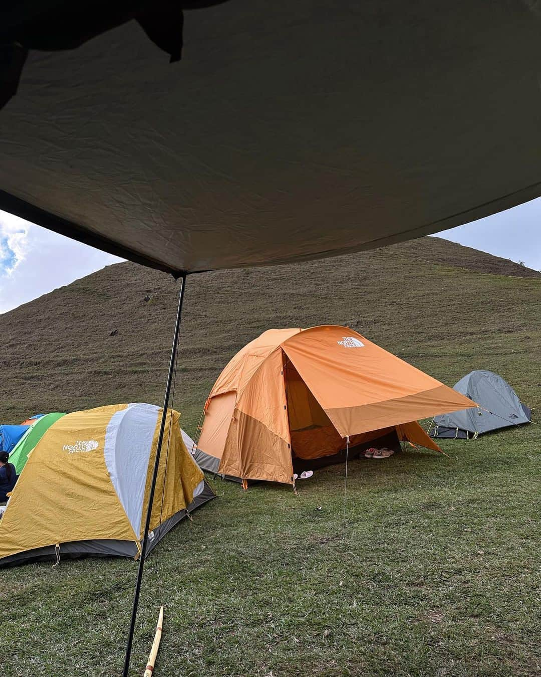 Alex Gonzagaさんのインスタグラム写真 - (Alex GonzagaInstagram)「New VLOG! 2 day hike and camping in mt Ulap!! #Linkinmybio」5月14日 13時51分 - cathygonzaga