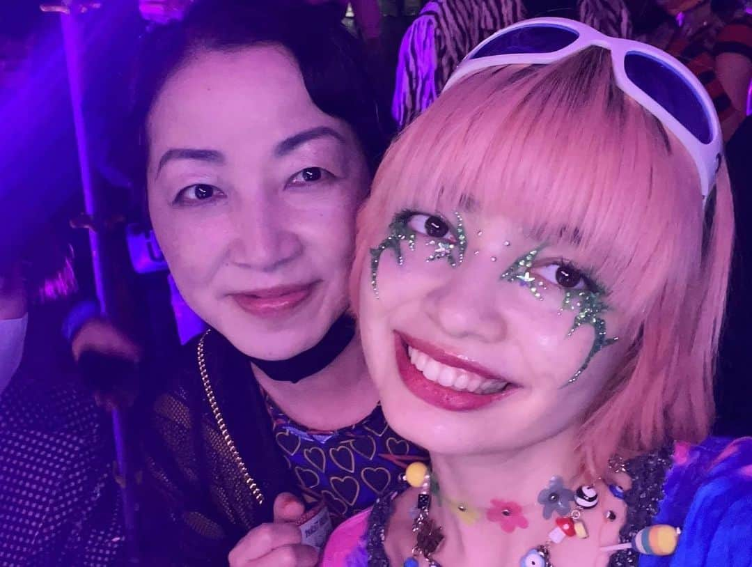 MANONさんのインスタグラム写真 - (MANONInstagram)「bonne fête maman これからもよろしくね🫶🏻」5月14日 14時31分 - je_suis_manon2