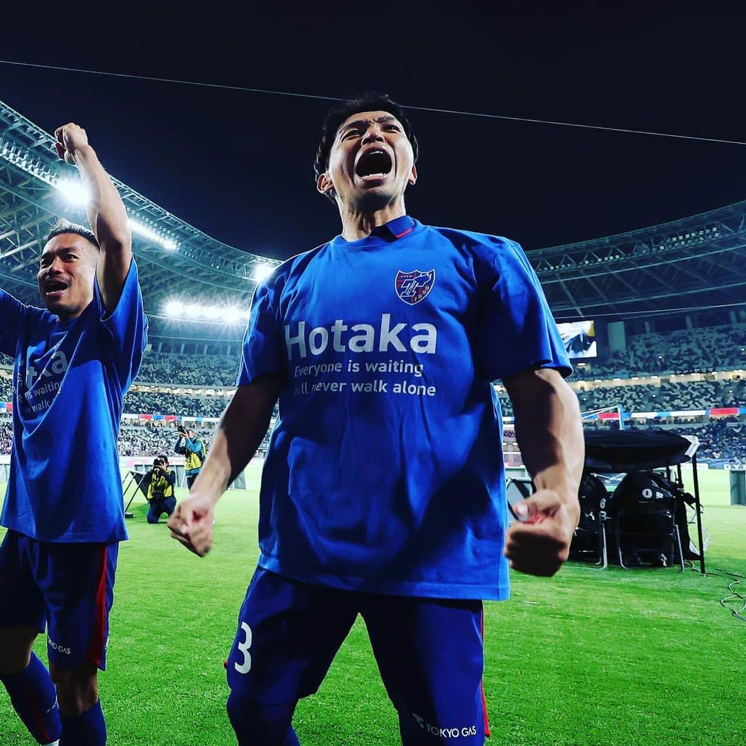 FC東京オフィシャルグッズさんのインスタグラム写真 - (FC東京オフィシャルグッズInstagram)「🔵🔴 vs #川崎フロンターレ   責任と苦しさを背負った男の魂の咆哮。  @masatomorishige  @fctokyoofficial  #森重真人 #FC東京 #fctokyo #tokyo」5月14日 14時28分 - fctokyoofficial