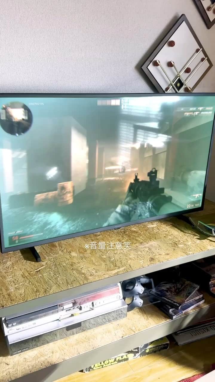 【公式】ペアーズ:恋愛マッチングサービスのインスタグラム：「ゲーム中はうるさい人🐻  #おうち時間 #おうちデート #ゲーム男子 #本命ならペアーズ #まゆうた #小関裕太  #横田真悠 #マッチングアプリ」