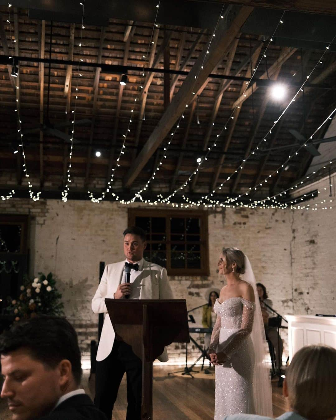 エマ・マッケオンさんのインスタグラム写真 - (エマ・マッケオンInstagram)「Congratulations Mr & Mrs McKeon 🍾 what an amazing weekend full of love. Welcome to the family officially @alileigh_ . We are so lucky ❤️」5月14日 15時29分 - emmamckeon