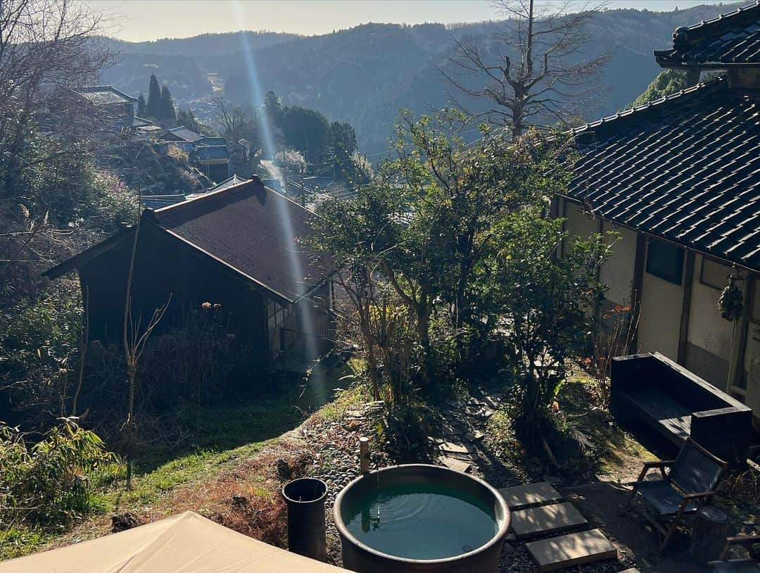 DJ LICCAさんのインスタグラム写真 - (DJ LICCAInstagram)「sauna♨️× traditional folk house  old Japanese-style house  #サウナ #山サウナ #フィンランドサウナ #古民家 #滝 #Oldfolkhouse #japanesefolkhouse #sauna #coldbath #invigorate #revitalize #refresh #waterfall #nature #sushi #washoku #Japanesefood #お寿司 #和食 #ととのう」5月14日 15時34分 - djlicca