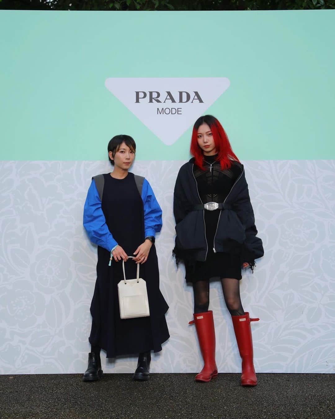 si ouxのインスタグラム：「PRADAによる現代文化をテーマにした巡回型のアートイベント、プラダ モードが日本初上陸！ なかよしDJ KYOKOと遊びにいってきました⁂ ⁡ 美しい庭園と音楽と人、そして建築の融合、ふわふわ漂う感じが気持ちよくて暗くなるまで滞在🪼 ⁡ こんな素敵な場所があることを知れたのも嬉しい！ ⁡ ⁡ ⁡ #pradamode #pradamodetokyo  #東京都庭園美術館」