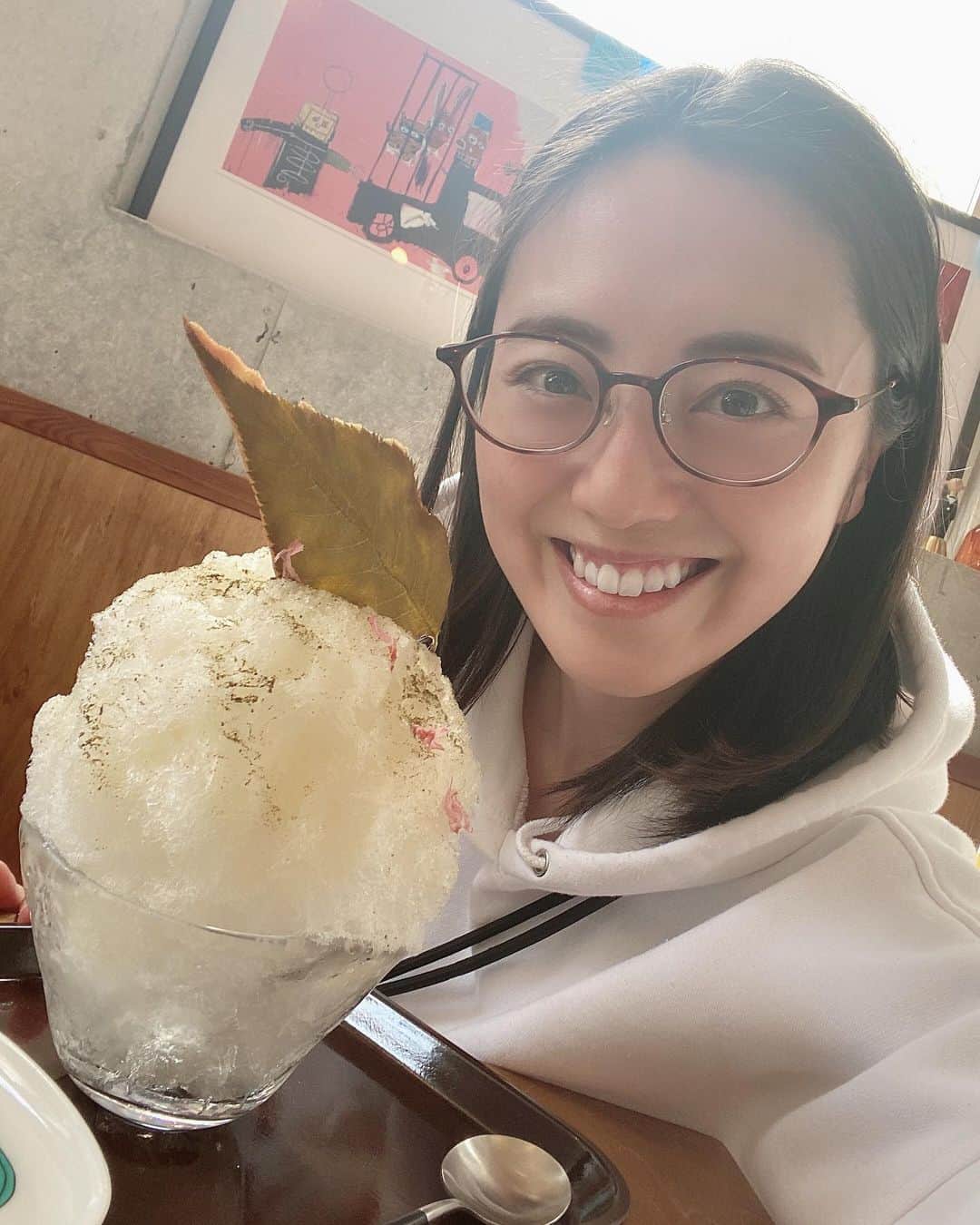 沢井美優のインスタグラム：「桜ももうそろそろですね🥲🌸 （かき氷のおはなし🍧）  かき氷も季節を感じれて楽しいです🧡  更新度あげたいと思います❣️  #沢井はかき氷です #🍧  #かき氷 #かき氷大好き  #かき氷は人を幸せにする #🧡　 　 #笑顔溢れる毎日を  #明日もきっと素敵な一日 #🍀」