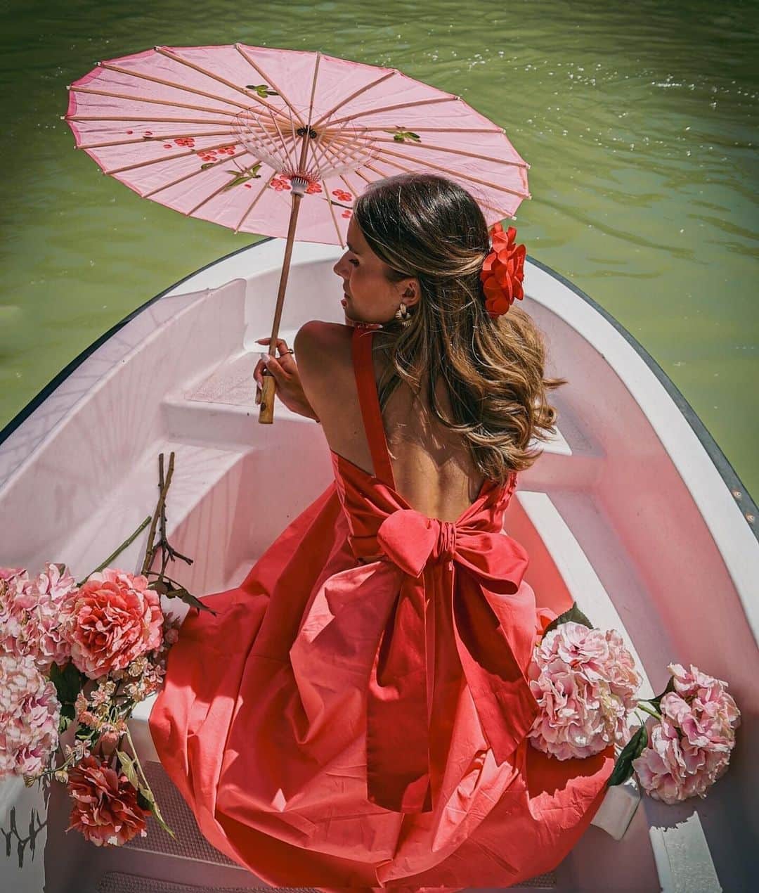 タラジャーモンさんのインスタグラム写真 - (タラジャーモンInstagram)「Just like the @thefrenchmadrilene, let’s welcome a wave of femininity, freshness and pink this season!  #tarajarmon #fashion #PE23 #newin」5月14日 16時01分 - tarajarmon