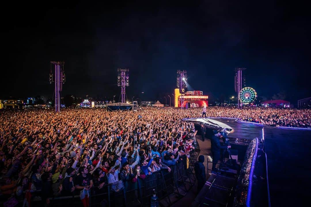 OneRepublicさんのインスタグラム写真 - (OneRepublicInstagram)「Mexico City. Unbelievable night. Can’t wait to be back. @tecate_emblema」5月14日 16時09分 - onerepublic