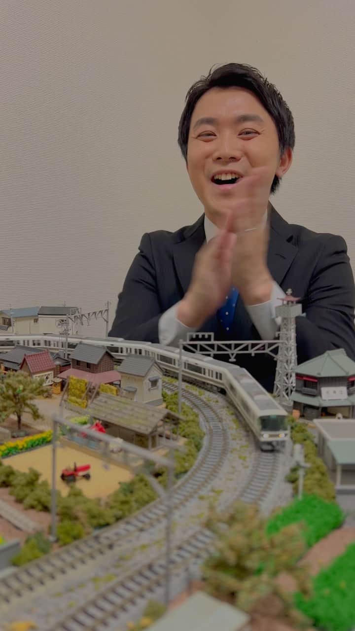 山本隆弥のインスタグラム：「･･･ 【感謝】YouTube登録者1000人突破いたしました🚃🎊 #鉄道模型 #鉄道 #tomix #YouTube #kato #アナウンサー」