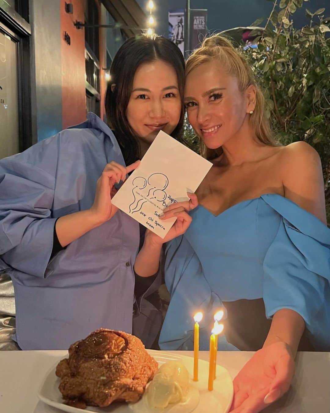須田朱音のインスタグラム：「𝖬𝗒 𝖡𝗂𝗋𝗍𝗁𝖽𝖺𝗒 𝗂𝗇 𝖫𝖠🥂  毎晩お誕生日祝ってもらったLA出張✈︎ 幸せすぎるBirthdayweekでした笑  @malia_xxx ちゃん♡ さすがのセッティングと、 本当に毎晩ありがとうございました🙏🏼 今年も愛に溢れまくりなBirthdayを過ごせて幸せでした🌹  お誕生日お祝いして下さった皆様‼︎ @morizo9  @ichisugiura @daisuke_sugiura10  @setsukotate  @naomannn  @beverlyeri  @harunayokota  @foreverayu  @naoka1  ありがとうございました♥️  #mybirthday #inLA」