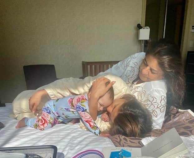 プリヤンカー・チョープラーのインスタグラム：「Im so lucky to have always known the love of a mother. My mother is the strongest woman I know. And her mother was too. I come from a lineage of women who are warriors and I was blessed to be raised by many of them. My Mum, my aunts, my grand mothers. Thank you Ma, you’re the greatest gift in my life. I could not be more grateful you’re mine!  To all the moms out there.. the ones I have the privilege of knowing and working with and the ones I don’t… YOU are superheroes. As a new mum I have so much respect for all the providers and nurtures, (my mother insists mothers are also providers, I agree😍), who devote themselves to the next generation. My gratitude.  Also thank you Denise for raising an exceptional son and for all the love you bestow upon our family. I’m so blessed.  And… I love you Malti Marie. Thank you for making me a mama. Its the greatest honour of my life that you chose me. ❤️🙏🏽🥹  #HappyMothersDay to all celebrating ❤️」