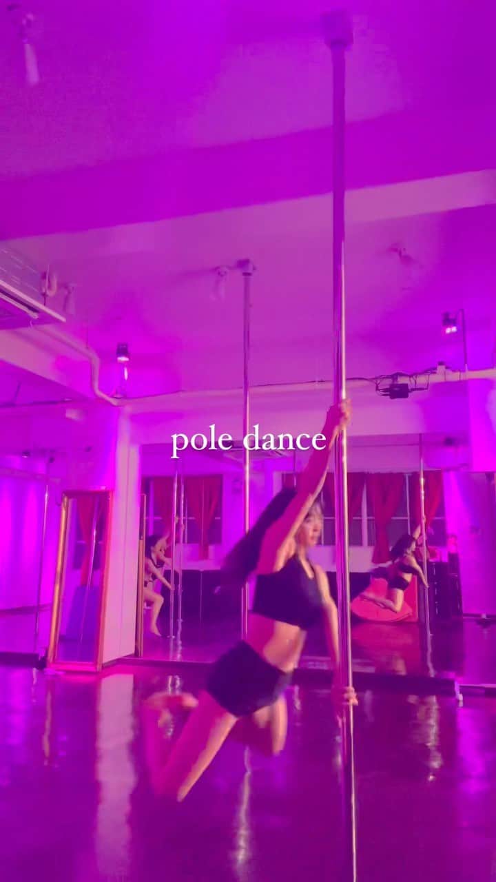 栗田楓のインスタグラム：「pole dance初心者🔰 #poledance#エクササイズ #dance #ポールダンス #初心者 #大人の習い事 #ボディメイク #運動 #趣味 #大人の趣味」
