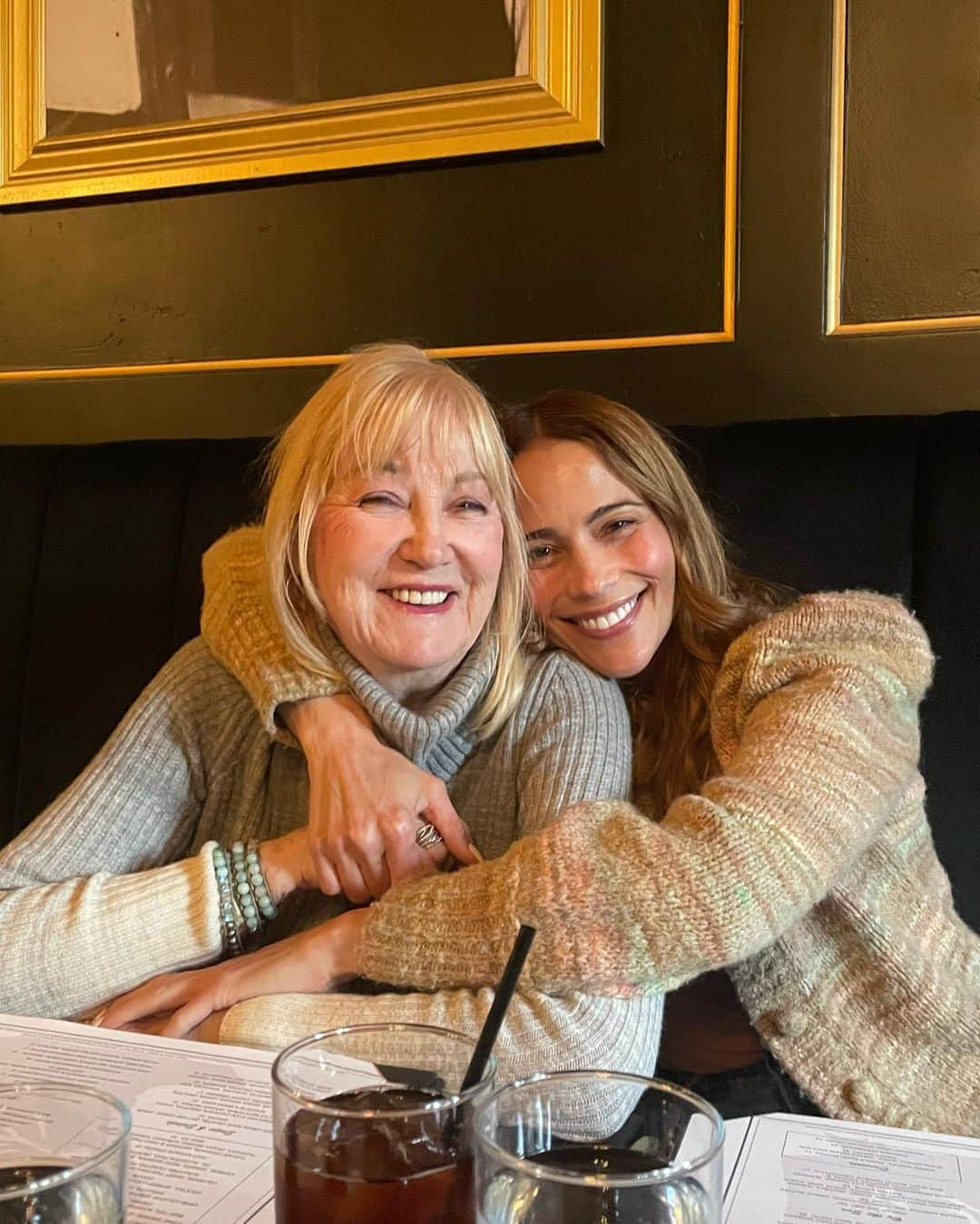 ポーラ・パットンのインスタグラム：「Being a mother to my Julian is the greatest gift in my life! Everyday is an adventure with you! To my mom who showed me how to do it. To all mothers, sending you love! Happy Mother’s Day!!!🪷💕💐」