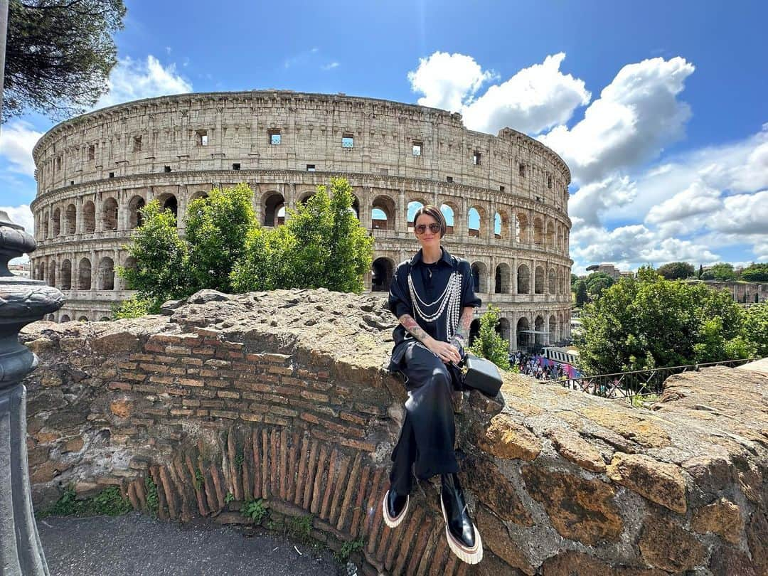 ルビー・ローズのインスタグラム：「Rome is one of those places you don’t believe until you Colosseum them.」