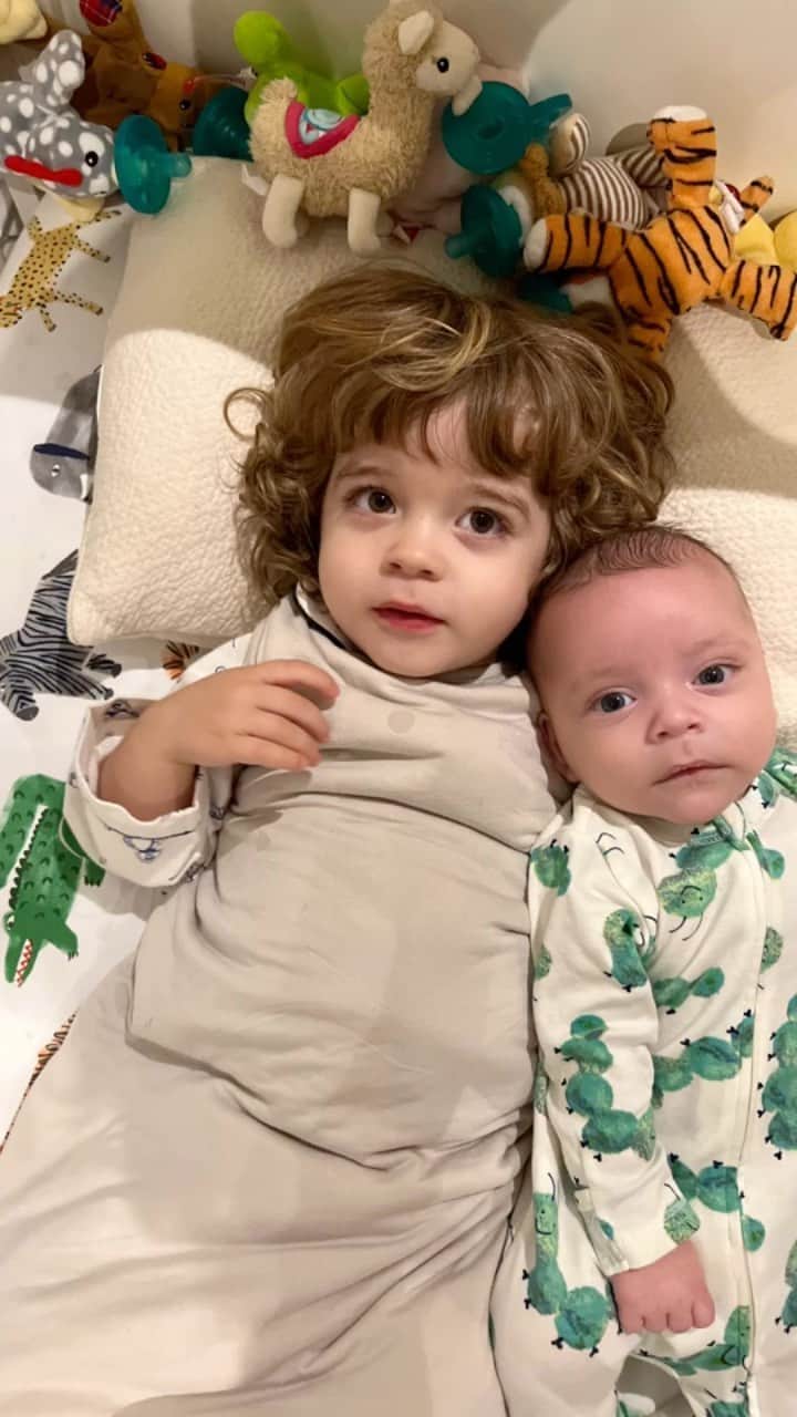 クララ・アロンソのインスタグラム：「Lucky me that I get to be your mama 🥹 Happy Mother’s Day 💐」