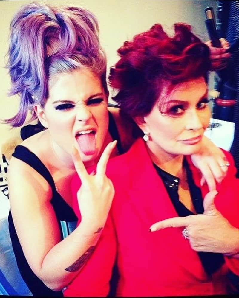 ケリー・オズボーンのインスタグラム：「To say I love my Mother is and understatement!!! ❤️ Thank you Mumma for trenching me what love really means and for building the foundation that has allowed me to follow in your footsteps and be the best mum I can be.  You are a Queen 👸」