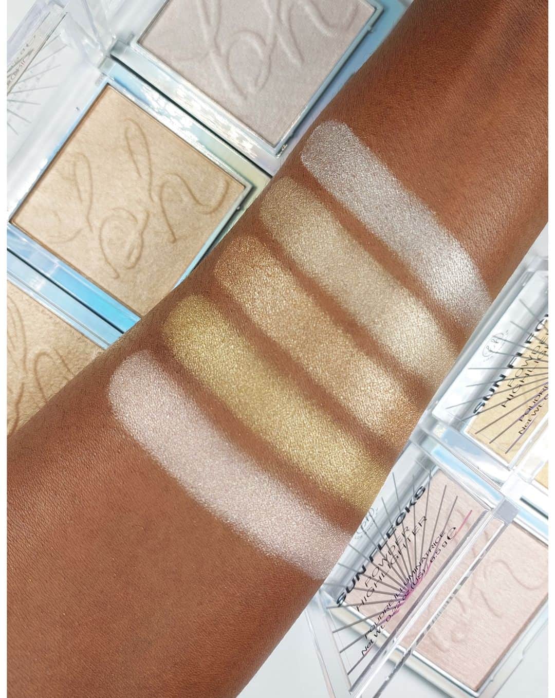 BH Cosmeticsのインスタグラム：「It's golden hour, every hour with our NEW Sun Flecks Powdered Highlighters! 🤩☀️ Lightweight, soft-focus, versatile pressed powder highlighters that keep you looking refreshed ＋ radiant all year round ✨ Swipe for swatches 👉⁣ ⁣ Available in 5 universally-flattering shades⁣ ☀️ Beverly Hills: Burnt champagne⁣ ☀️ Bel Air: Gleaming Incandescent Opal⁣ ☀️ Cali Summer: Soft golden bronze⁣ ☀️ Golden State: True Gold⁣ ☀️ Sun Chaser: Pearly pink with a hint of peach⁣ ⁣ #bhcosmetics」