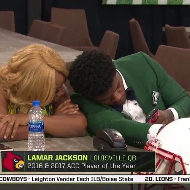 NFLさんのインスタグラム写真 - (NFLInstagram)「The way Lamar talks about his mom 🥺❤️ (via @ravens)」5月15日 3時00分 - nfl