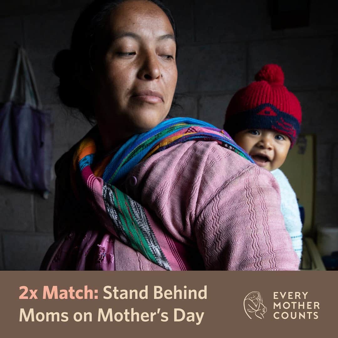 のインスタグラム：「Join me by giving a gift to @EveryMomCounts during this special weekend for mothers. Every gift will be matched, dollar for dollar, up to $100,000 to support maternal health programs funded by Every Mother Counts. 🧡  Link in my bio   #EveryMotherCounts #MothersDay2023 #BehindEveryGreatMom @cturlington 🧡🧡🧡🧡🧡」