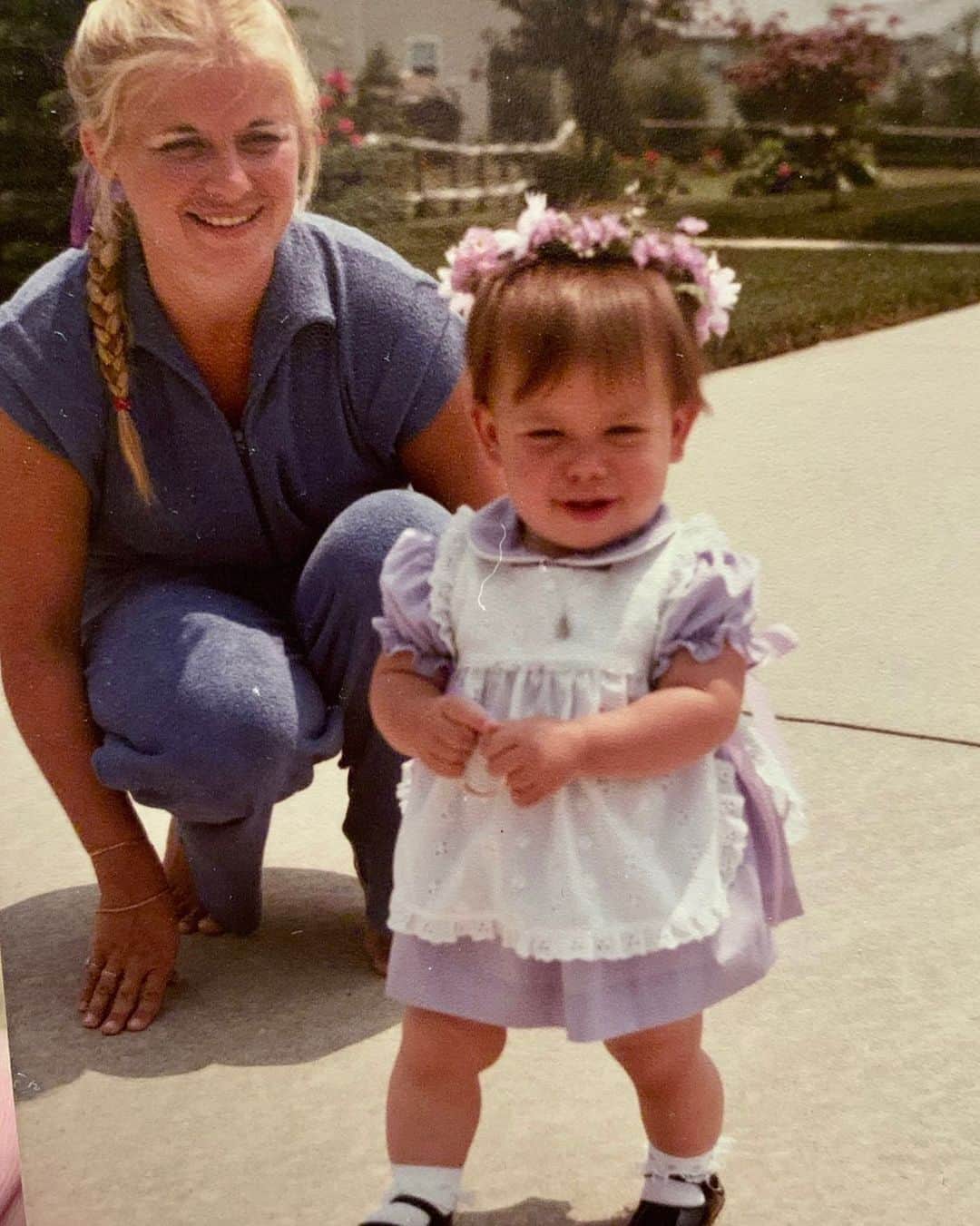 タラ・リピンスキーのインスタグラム：「Happy Mother’s Day to my Mama!  There is so much I’m grateful for in having this strong woman as my mom.  Her dedication, her love and all the sacrifices she made impacted my life in almost every way. I’m grateful for all the lessons she taught me and how being her daughter shaped me into the woman I am today.   Today I only hope she knows how much I truly love her! As an adult, I get so much joy out of seeing her smile or hearing her laugh. I only want her to be happy and enjoy every moment life has to offer. #mothersday」