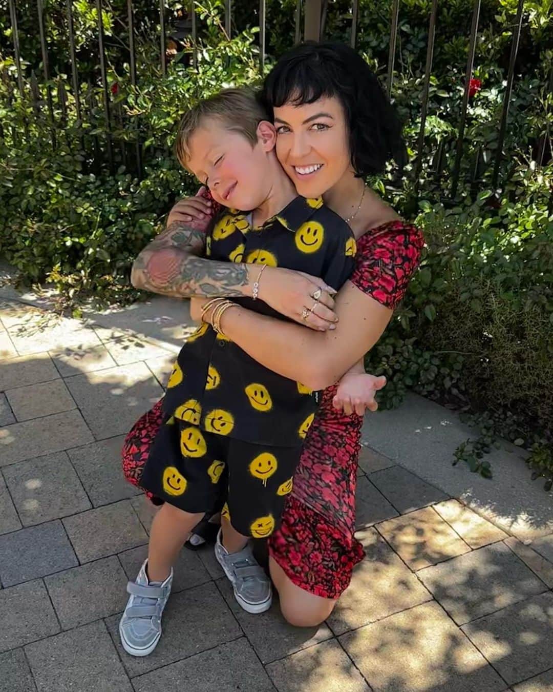トレ・クールのインスタグラム：「Happy Mothers Day to the beautiful moms in my life. Im so thankful for all you do and so impressed by your strength and grateful for your love. ❤️」