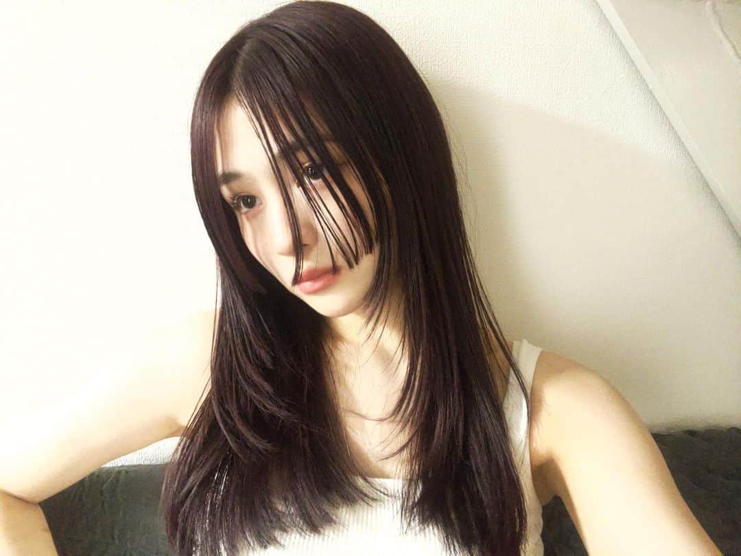 椎名亜美のインスタグラム：「過去一好きな髪型カモ🦆🩶」