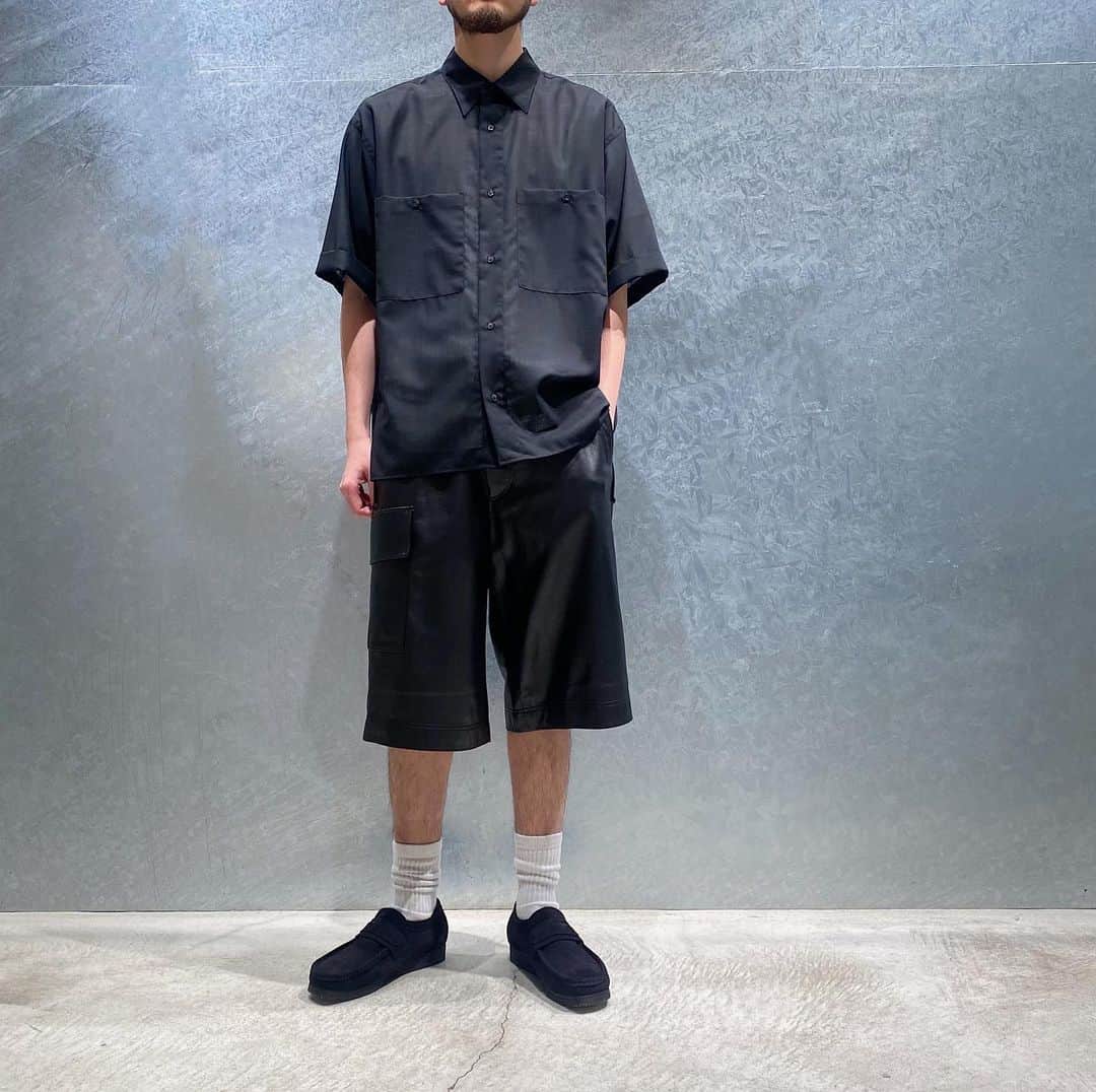 のインスタグラム：「＜H BEAUTY&YOUTH＞ SCREEN VOILE PATCH REGULAR SHORT SLEEVE SHIRT ¥26,400 Color: BEIGE/BLACK Size: S/M/L (着用スタッフ: 172cm 着用サイズ: M)  #H_beautyandyouth #エイチビューティアンドユース @h_beautyandyouth  #BEAUTYANDYOUTH #ビューティアンドユース #Unitedarrows #ユナイテッドアローズ #tube #clarks」