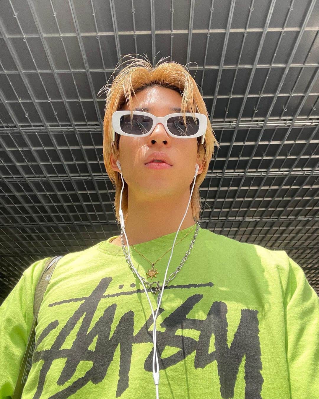 古幡亮（WATWING）のインスタグラム：「今日もDEAR BOYS稽古してきた☺︎ 座長の新ちゃん❤️‍🔥 #RYOのきょー服」