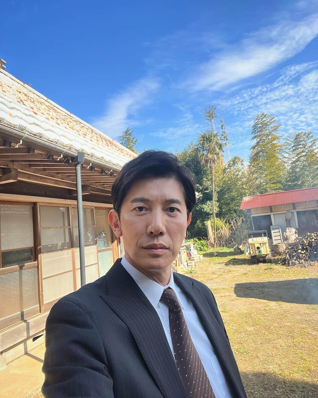 盛岡豊さんのインスタグラム写真 - (盛岡豊Instagram)「明日15日(月)よる8時から放送のドラマ、『神の手』に出演しておりまーす。 久し振り？に刑事やってまーす。 ご覧頂けたら幸いでーす。  #テレビ東京 #月曜プレミア8 #神の手」5月14日 19時10分 - yutakabob