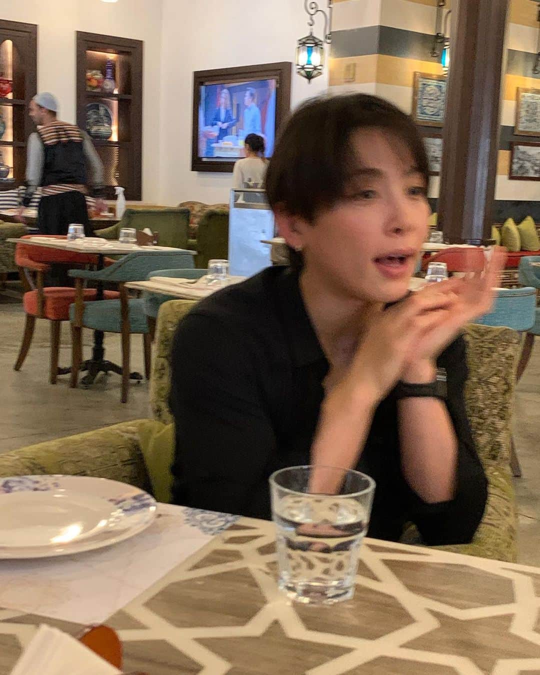 出口クリスタさんのインスタグラム写真 - (出口クリスタInstagram)「んもうっ！顔面が忙しい奴なんだからっ！  #新ハート#旧ハート #カタール #Qatar #🇶🇦」5月14日 19時04分 - christa.deguchi
