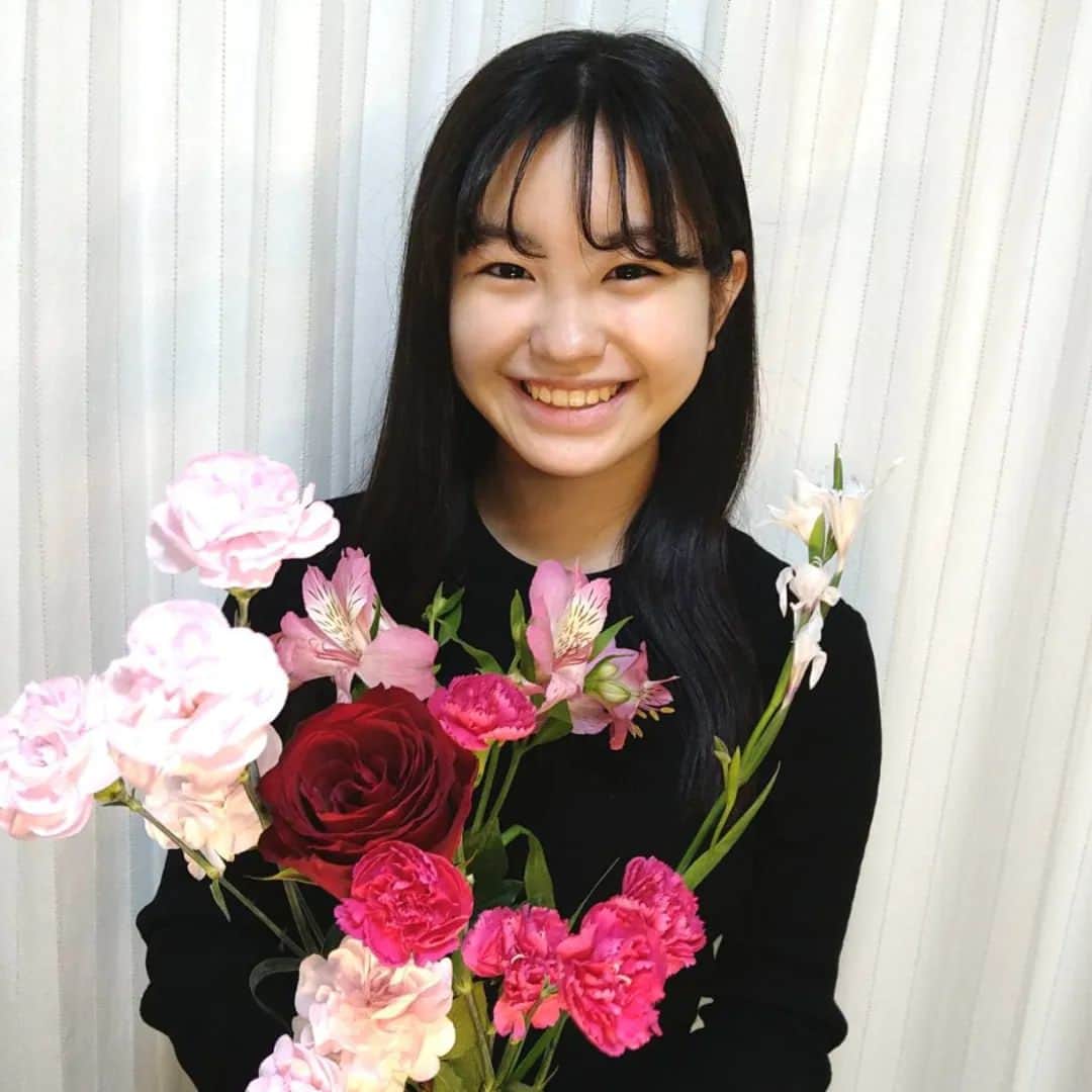 清水香帆さんのインスタグラム写真 - (清水香帆Instagram)「今日は母の日ですね💐 手作りプリンとお花と紅茶をプレゼントしました🍮☕ とっても喜んでくれて私まで嬉しくなりました🥰 #母の日」5月14日 19時08分 - kaho_shimizu_official